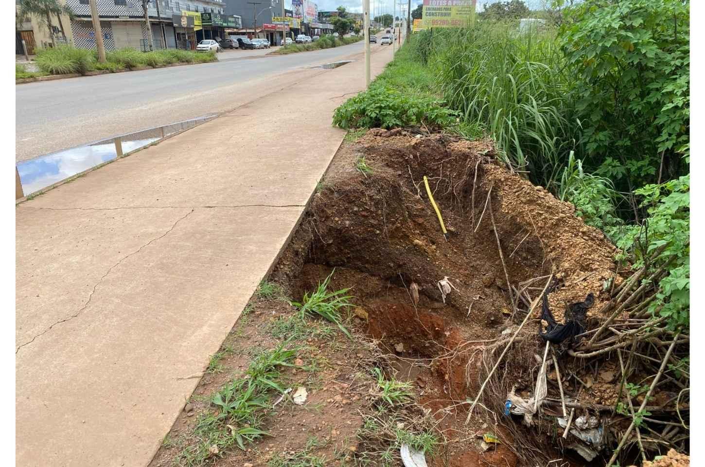 Vídeo: calçadão da GO-520 apresenta danos e preocupa moradores em Novo Gama