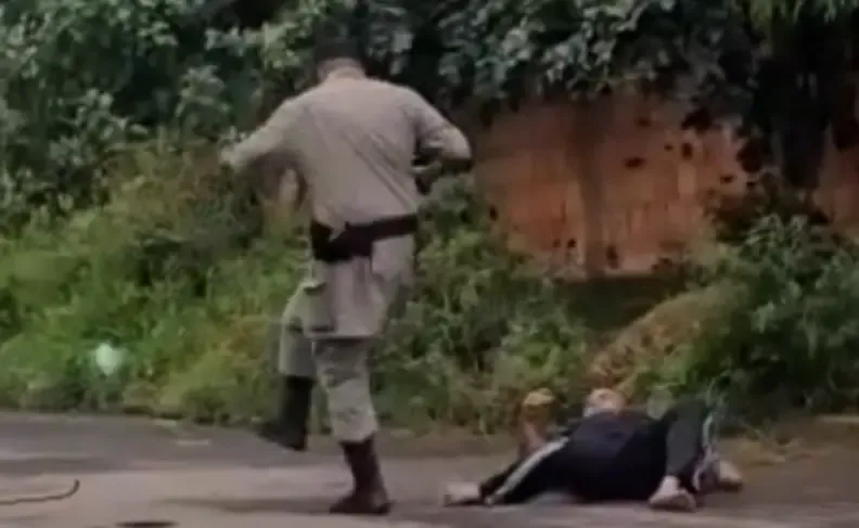 Vídeo: homem é baleado após tentar atacar mulher com barra de ferro em Novo Gama
